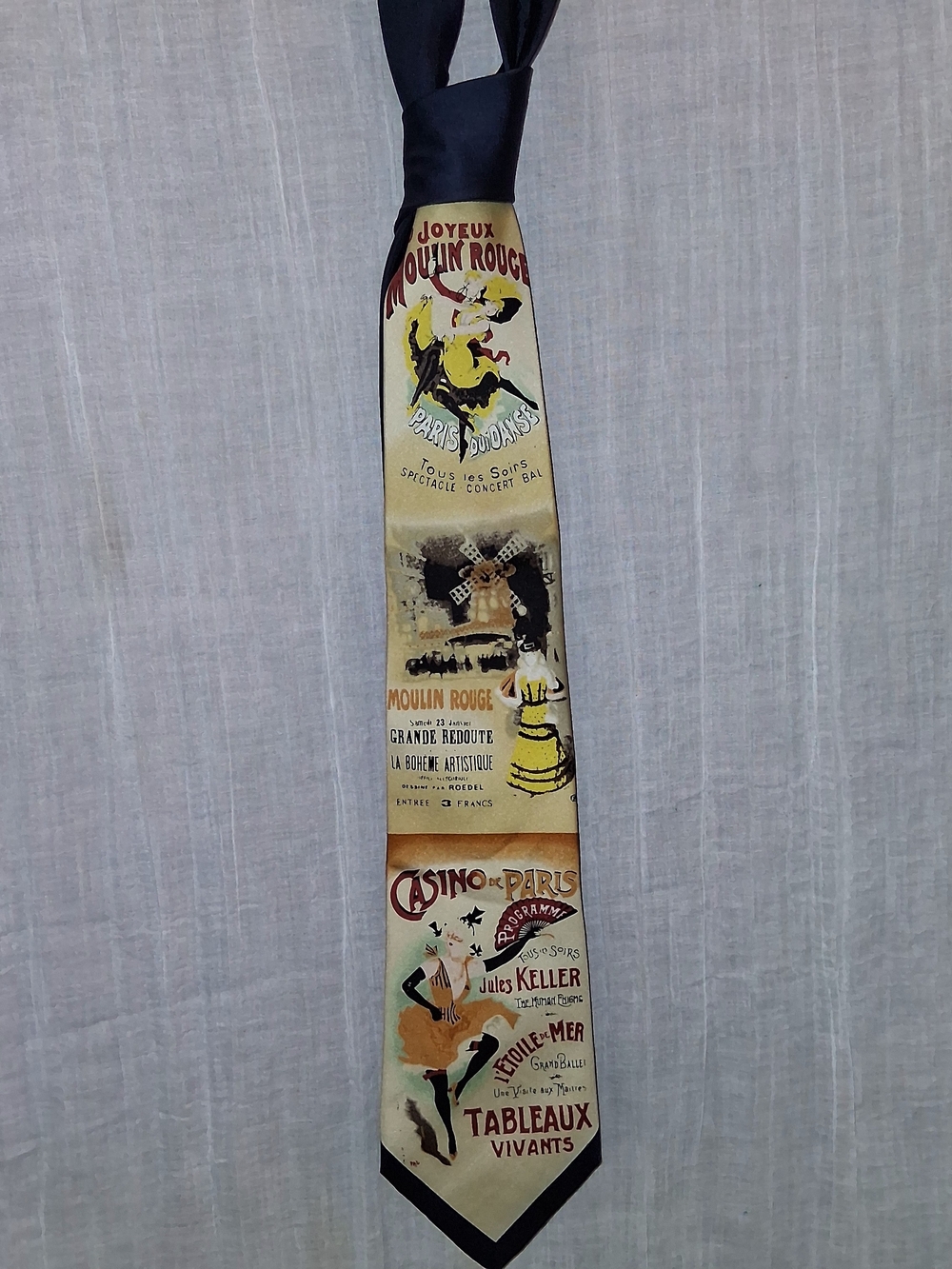 Silk Poster-Print Tie in Beige and Black